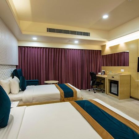 Zion - A Luxurious Hotel Bangalore Exterior foto