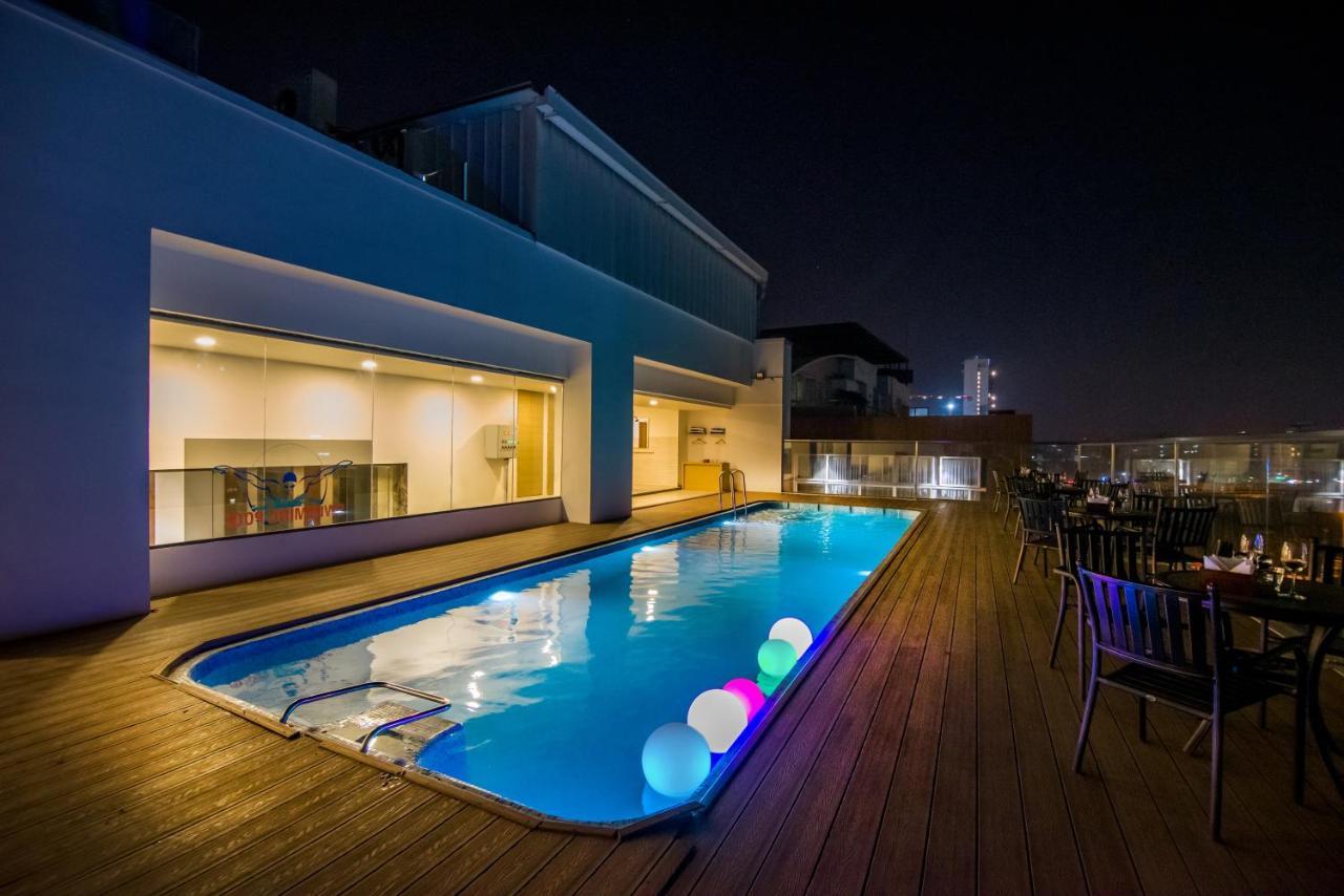 Zion - A Luxurious Hotel Bangalore Exterior foto