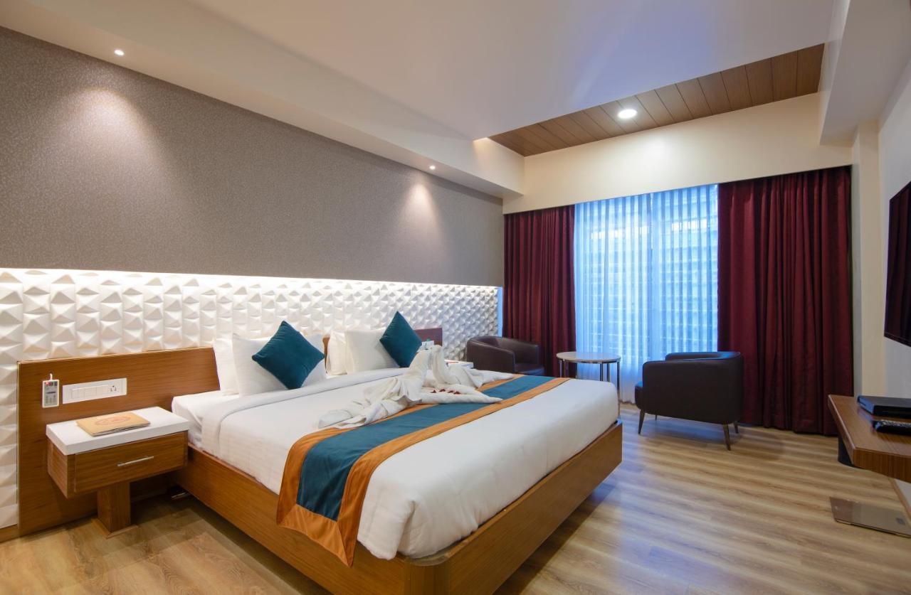Zion - A Luxurious Hotel Bangalore Exterior foto