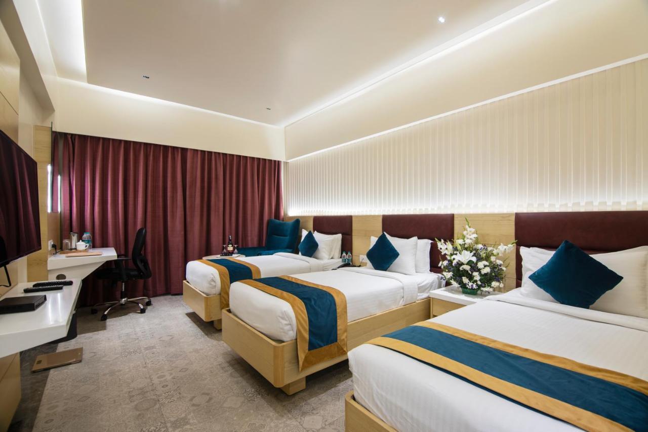 Zion - A Luxurious Hotel Bangalore Exterior foto