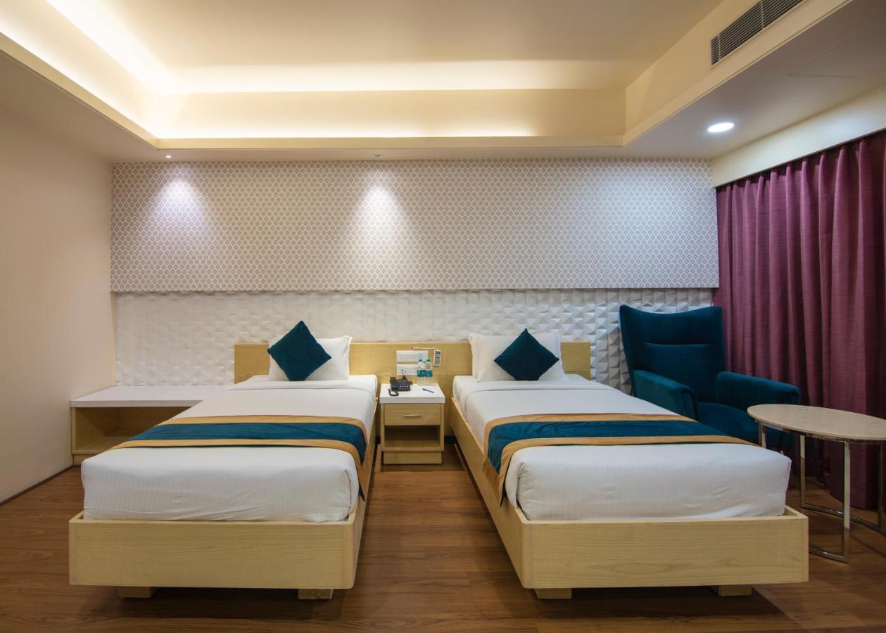 Zion - A Luxurious Hotel Bangalore Exterior foto