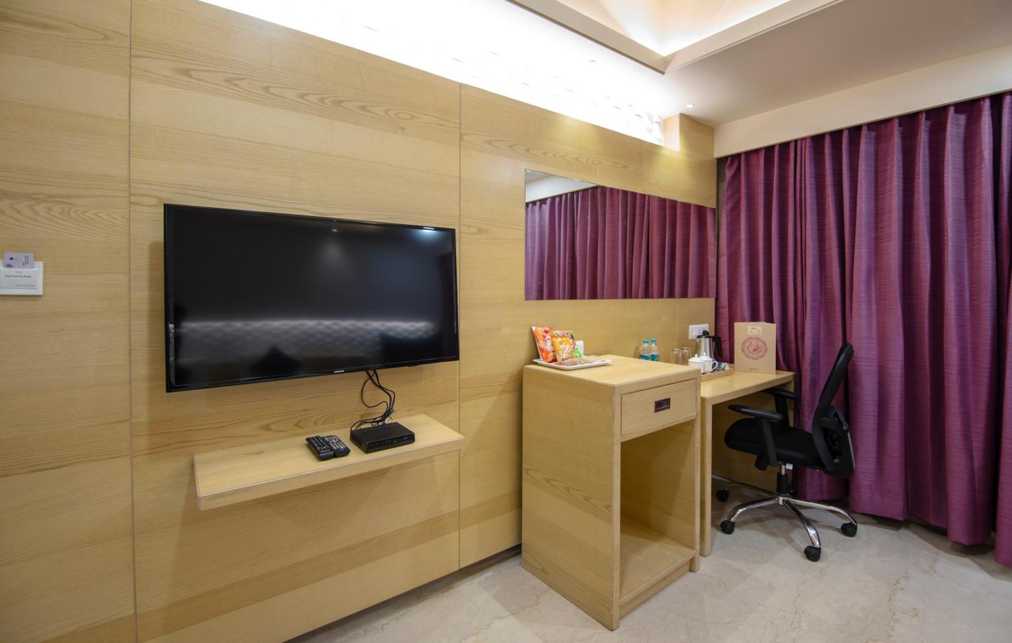 Zion - A Luxurious Hotel Bangalore Exterior foto